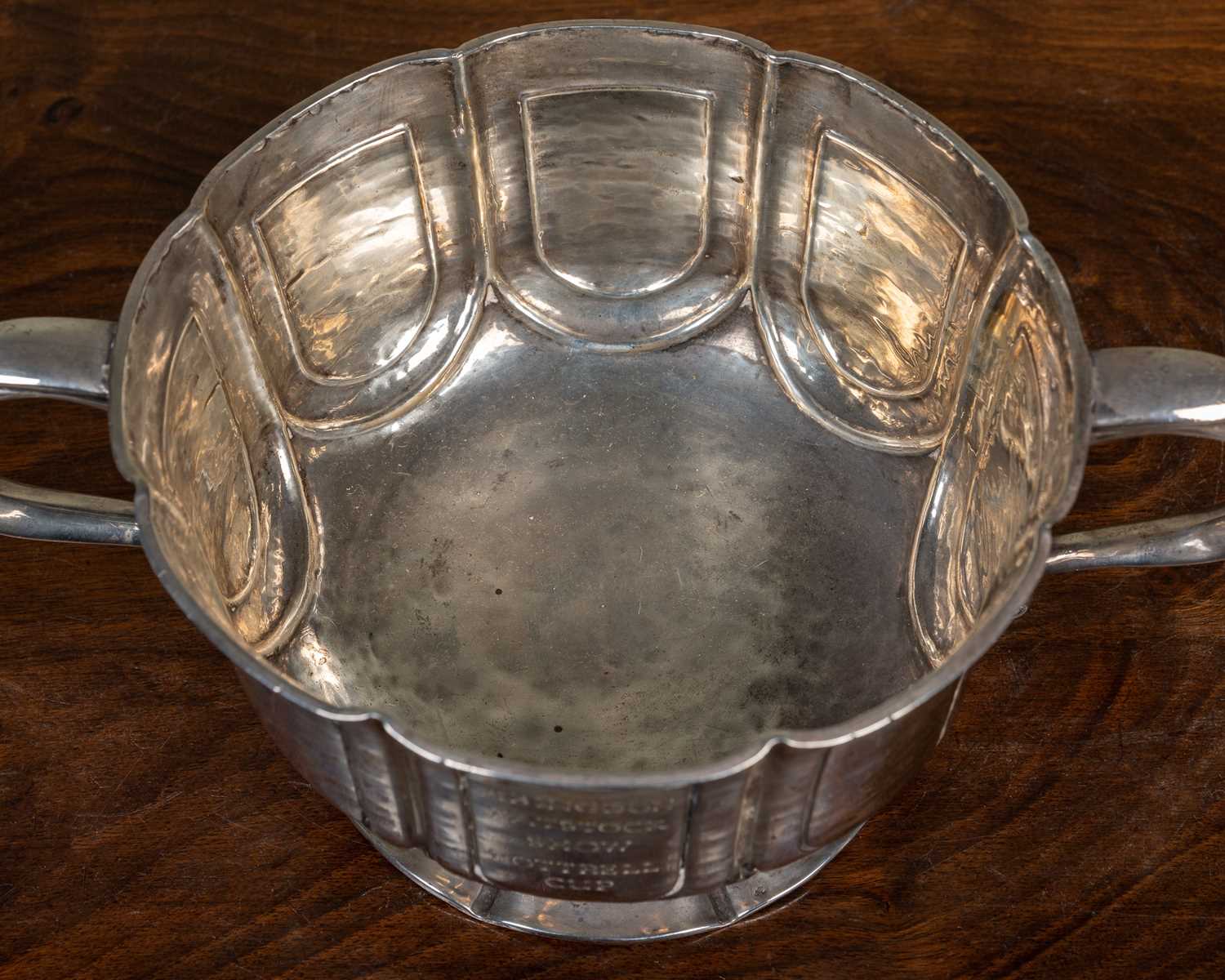 An Edwardian silver trophy cup, the 'Abingdon Fatstock Show Botterell Cup', marks for London 1904 - Image 3 of 5