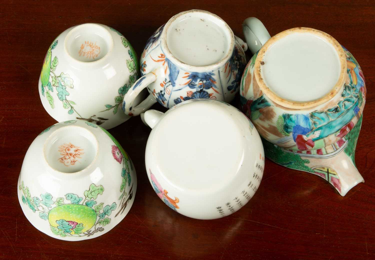 An 18th or 19th century Chinese Imari pattern teapot 15cm wide; a further Chinese porcelain - Image 4 of 21