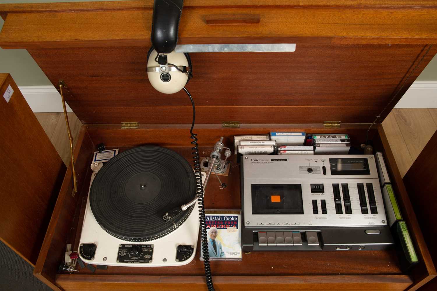 A Quad FM II Tuner together with a Quad 33, an Aiwa Stereo Cassette Deck AD-2000 and a Garrard Model - Image 2 of 2