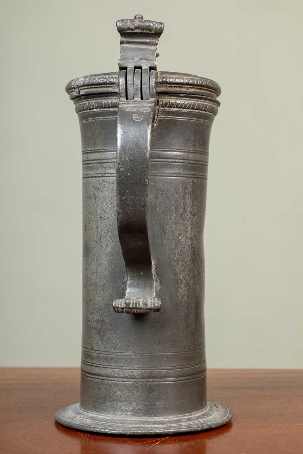 An antique continental pewter lidded tankard, possibly 18th Century Dutch, with crest and - Image 2 of 18