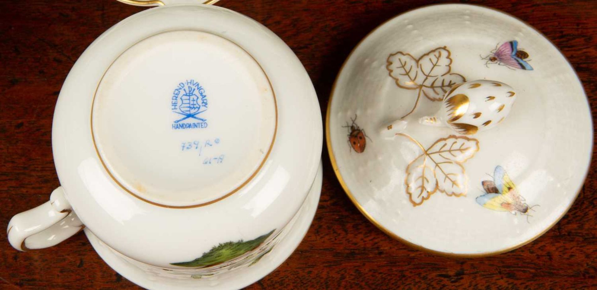 A Hungarian Herend porcelain part dinner service decorated with birds and butterflies and with a - Image 4 of 9