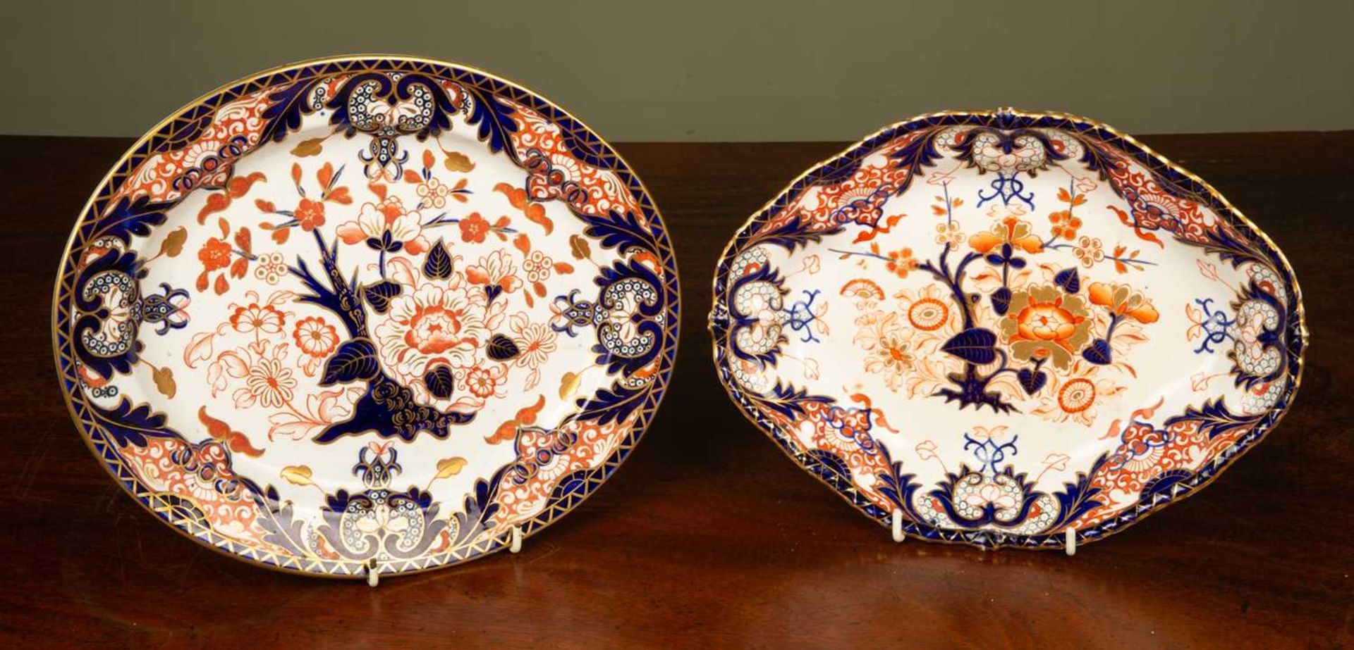 A Royal Crown Derby Imari patterned part dessert service consisting of ten plates, four shell-shaped - Image 3 of 4