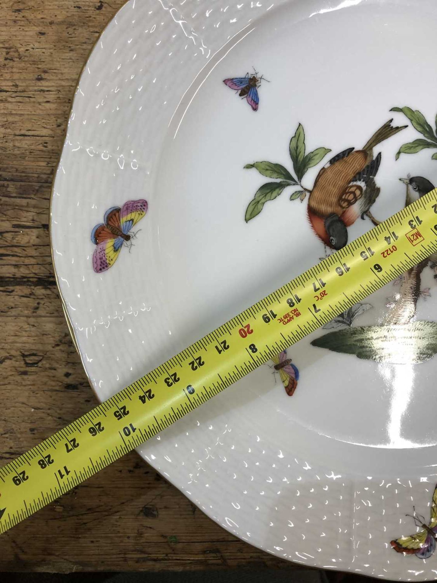 A Hungarian Herend porcelain part dinner service decorated with birds and butterflies and with a - Image 5 of 9