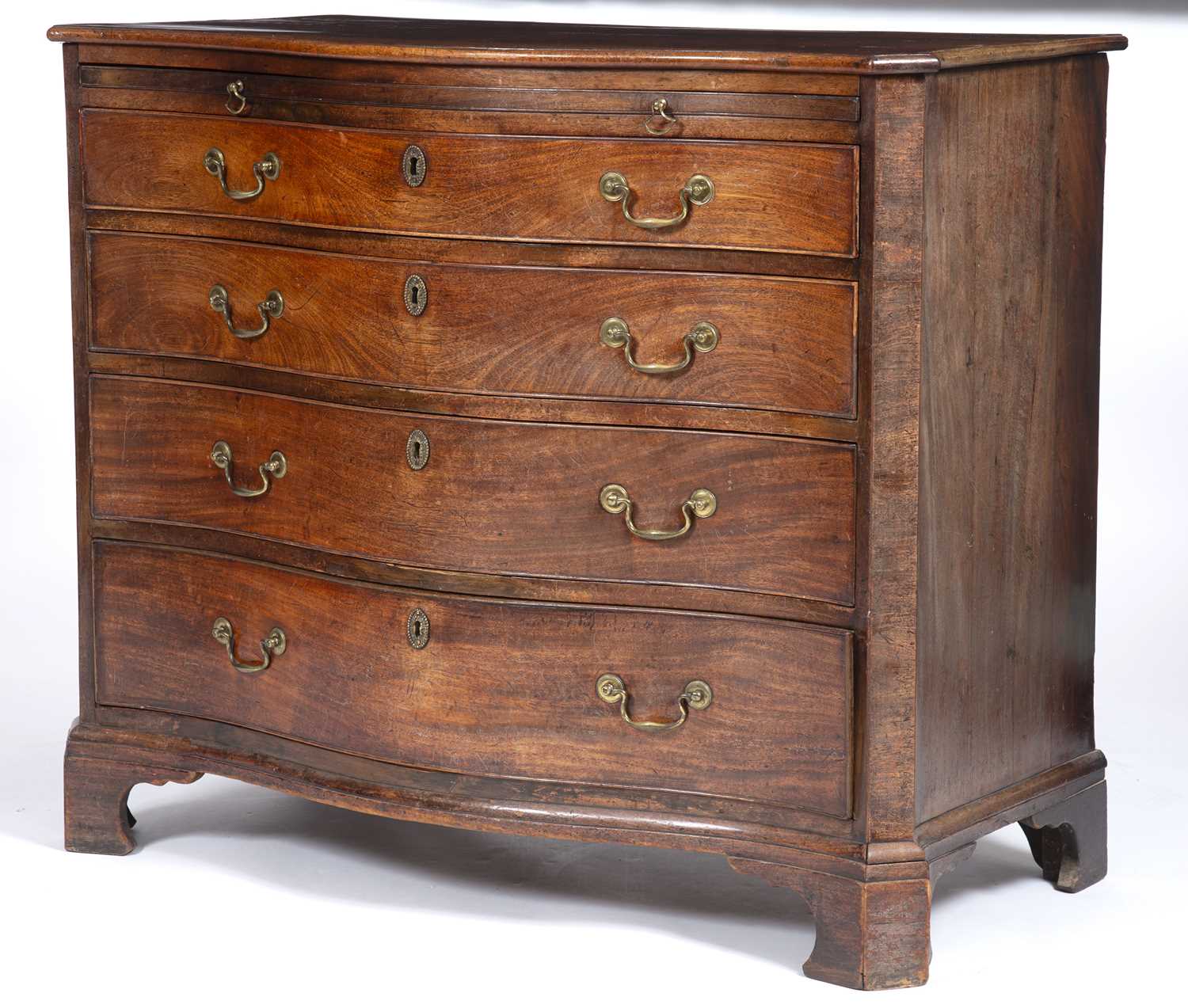 A George III mahogany serpentine chest of four long graduated drawers having brass swan neck handles - Image 3 of 25