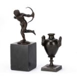 A late 18th / early 19th century Grand Tour bronze twin handled miniature urn, 5cm wide x 12cm