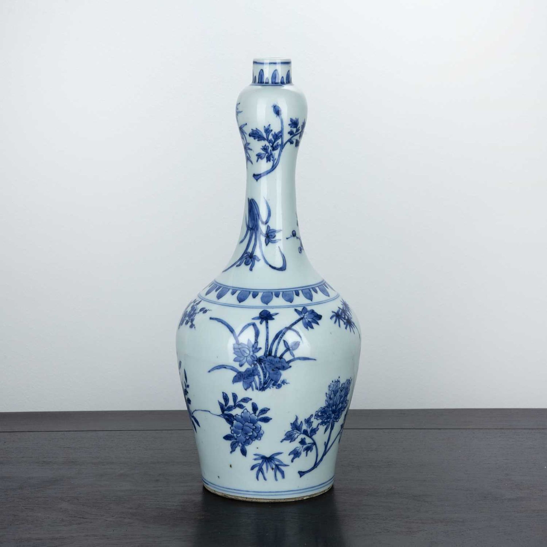 Blue and white vase Chinese of transitional style, the compressed globular body rising to a tall