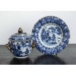 Nanking blue and white porcelain bowl, cover and stand Chinese, Qianlong period decorated to the