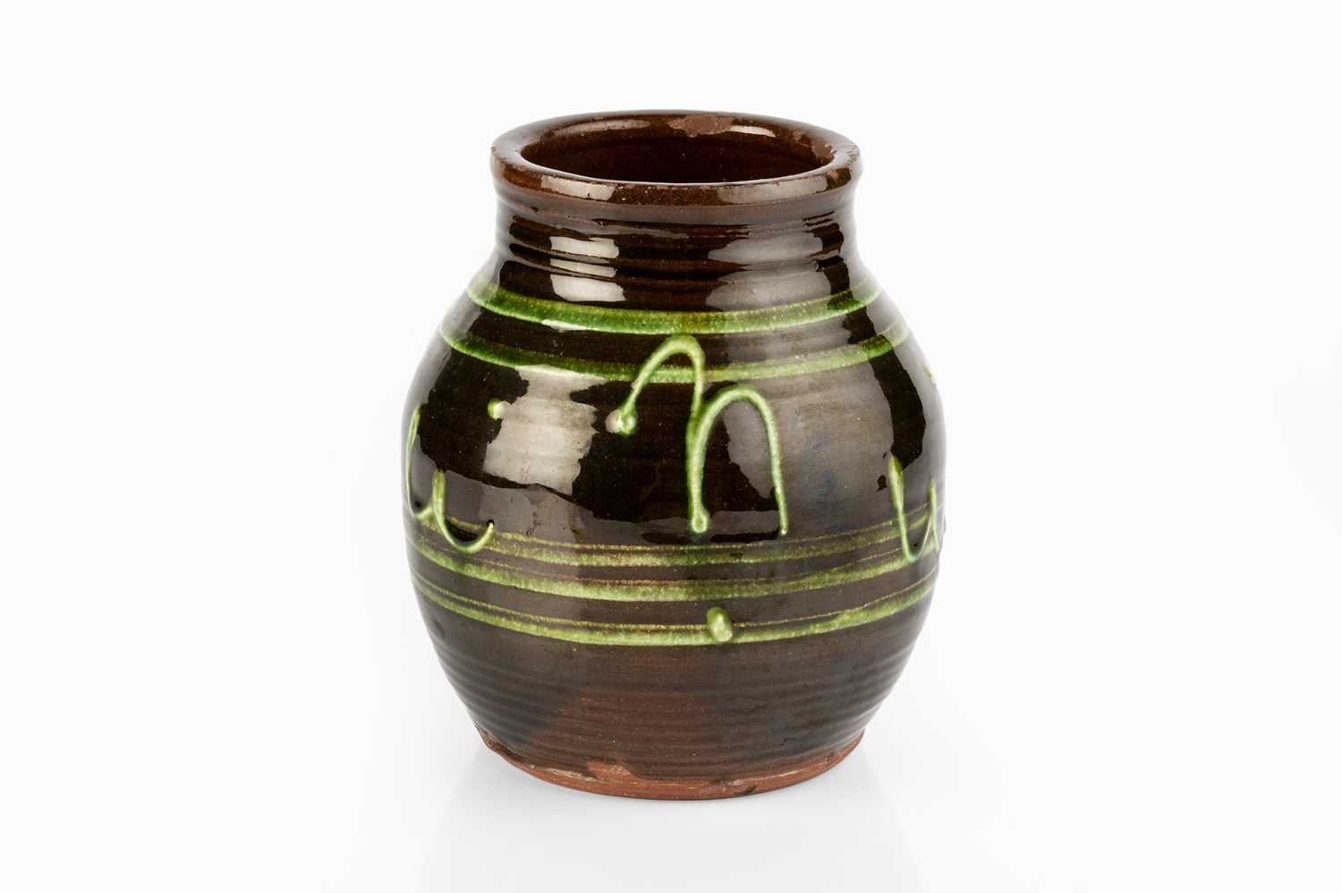 Ray Finch (1914-2012) at Winchcombe Pottery Vase slipware, with green fountain motifs on tenmoku