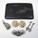 A collection of costume jewellery