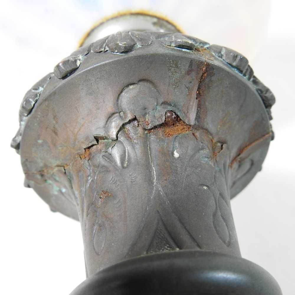 A 19th century bronzed oil lamp base - Image 9 of 9