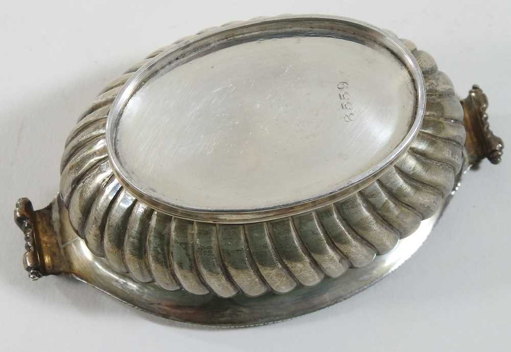 A pair of Victorian silver open salts - Image 2 of 4