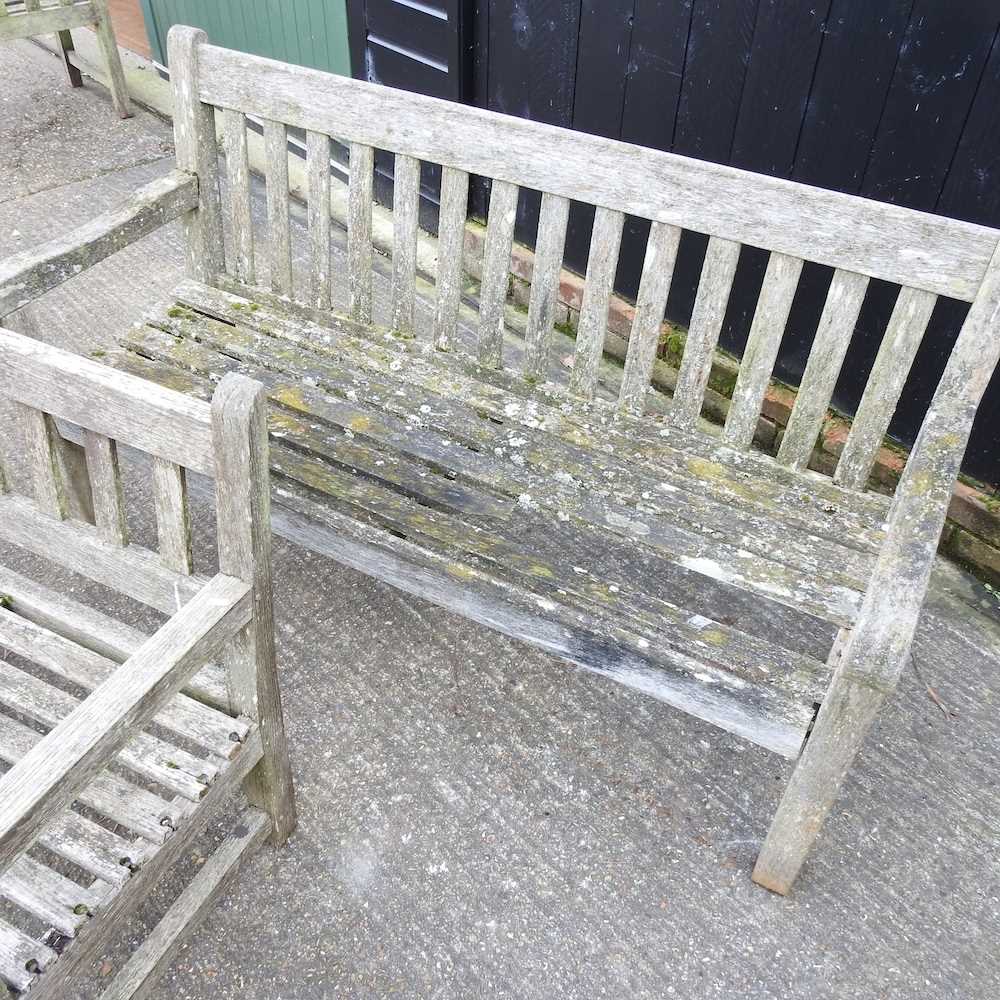 A hardwood slatted garden bench - Image 3 of 5