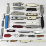 A collection of pen knives