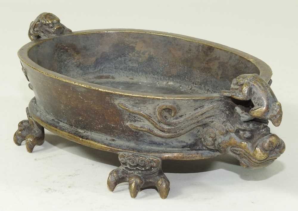 An oriental bronze censer - Image 2 of 6