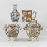 An 18th century Chinese porcelain mug