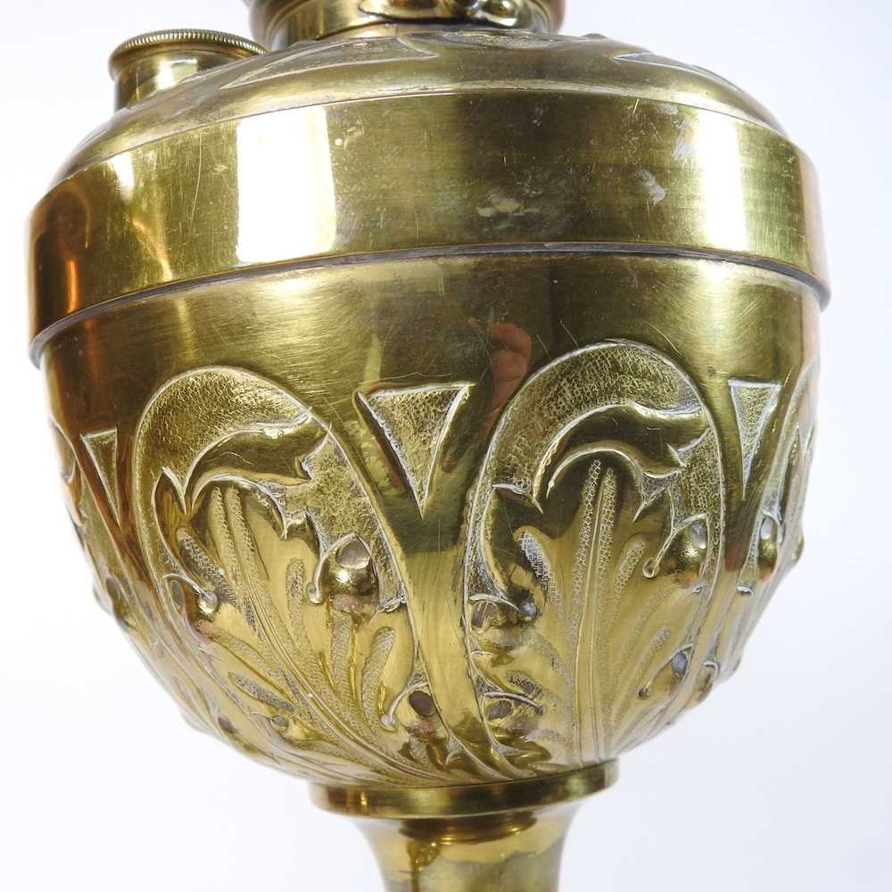 A pair of brass oil lamps - Image 10 of 11