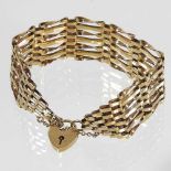 A 9 carat gold bracelet