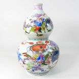 A Chinese porcelain vase