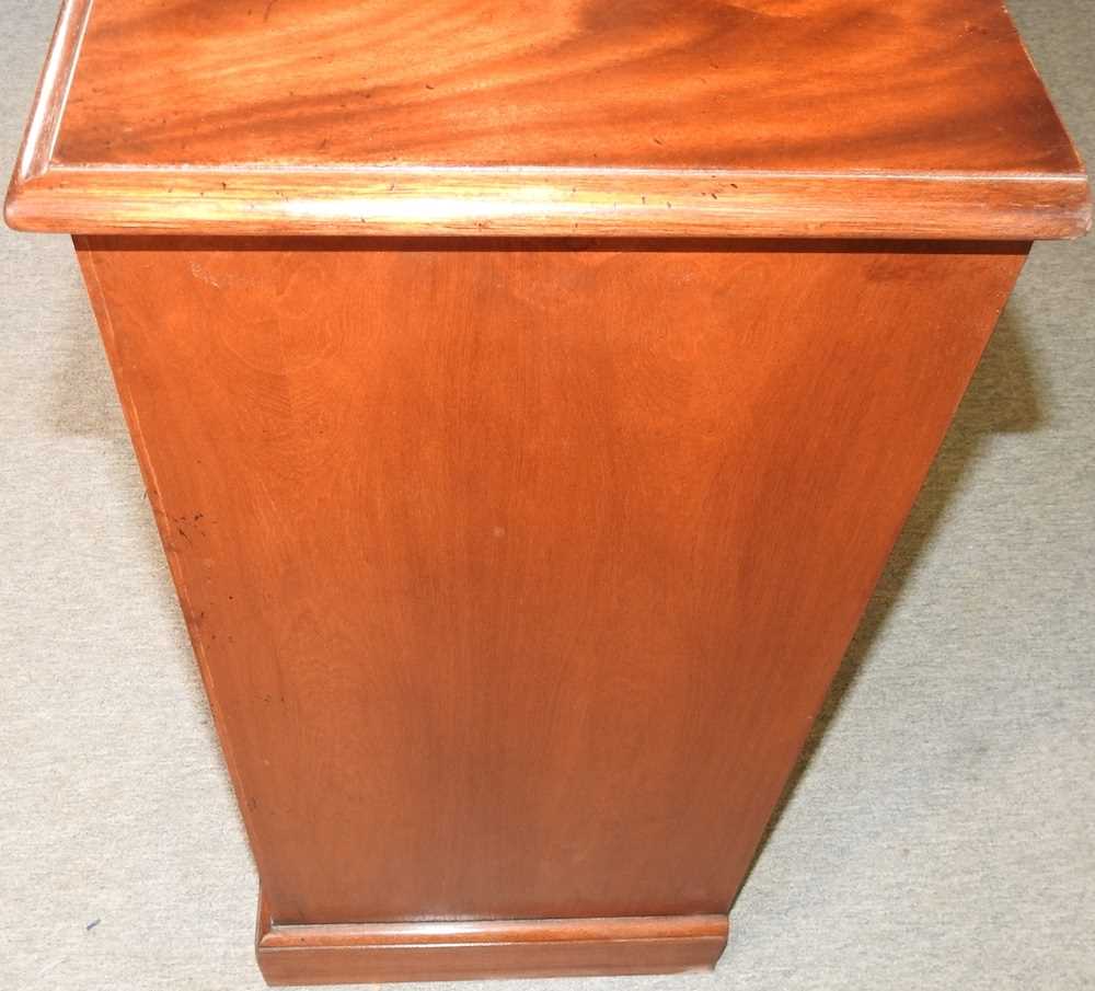 A pair of handmade mahogany pot cupboards - Image 5 of 6