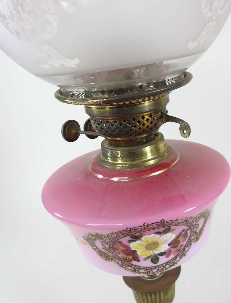 A glass oil lamp - Image 5 of 5