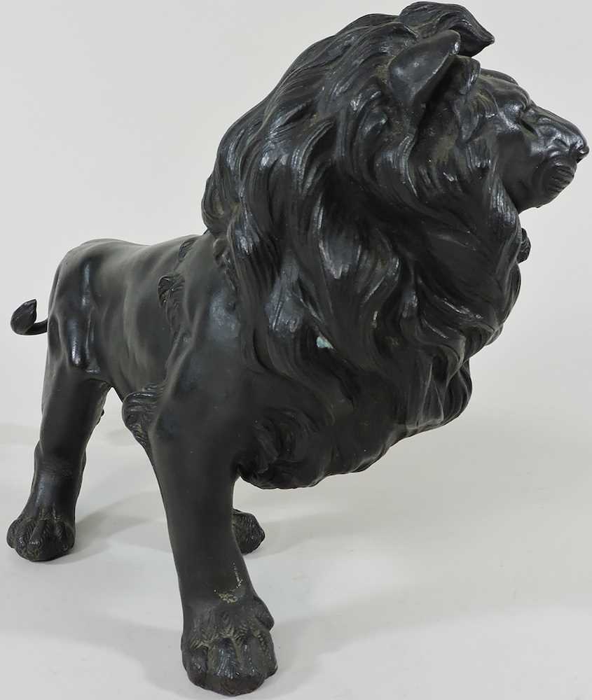 A Japanese bronze lion - Image 2 of 4