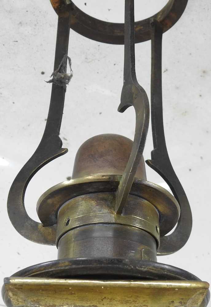 A Victorian patent oil lamp - Image 2 of 5