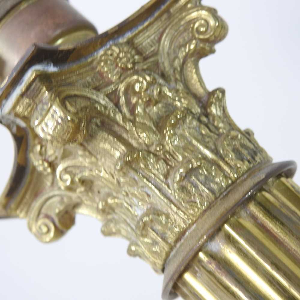 A brass table lamp base - Image 6 of 6