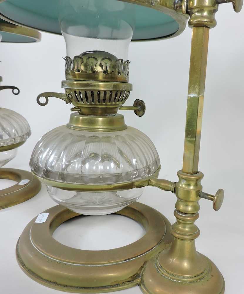 A pair of brass student lamps - Image 2 of 4