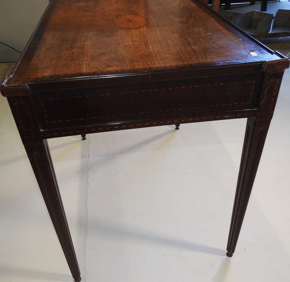 A George III oak and mahogany silver table - Image 8 of 15