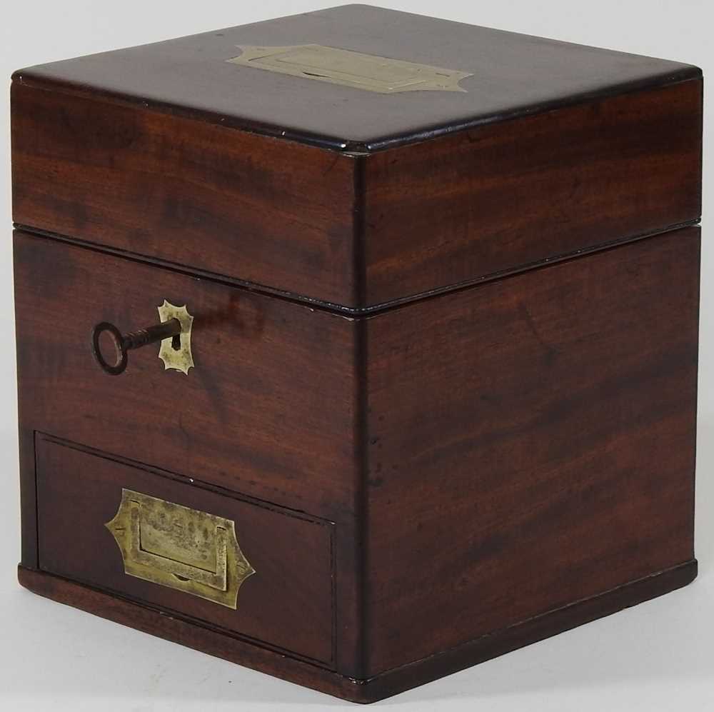 A 19th century apothecary box - Image 3 of 11