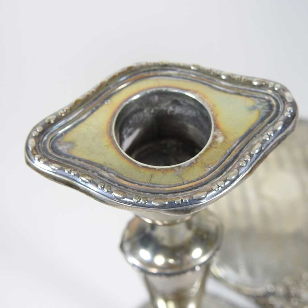 A pair of Edwardian silver candlesticks - Image 5 of 6