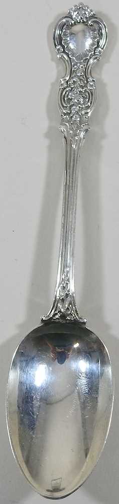 A Victorian silver bowl and spoon - Image 4 of 8