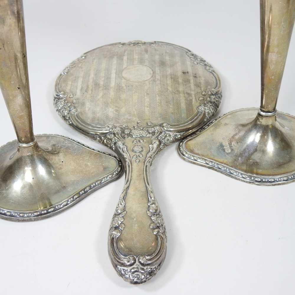 A pair of Edwardian silver candlesticks - Image 4 of 6