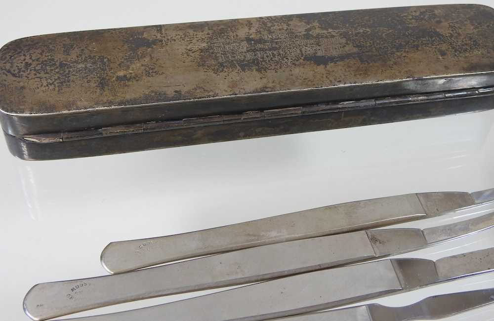 A set of Victorian surgeon's scalpels - Image 5 of 8
