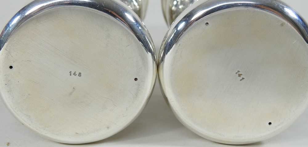 A pair of silver goblets - Image 4 of 7