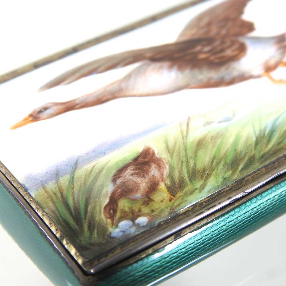 An enamelled silver cigarette case - Image 16 of 16