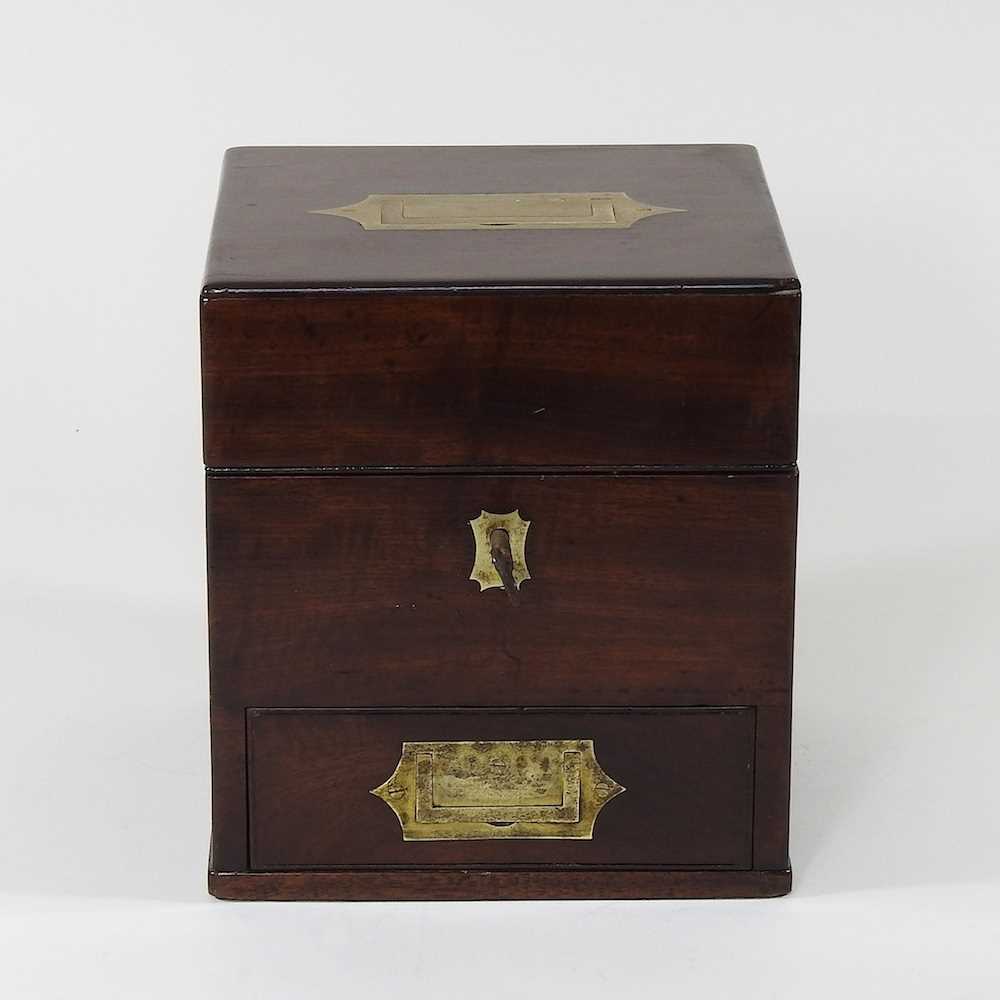 A 19th century apothecary box - Image 2 of 11