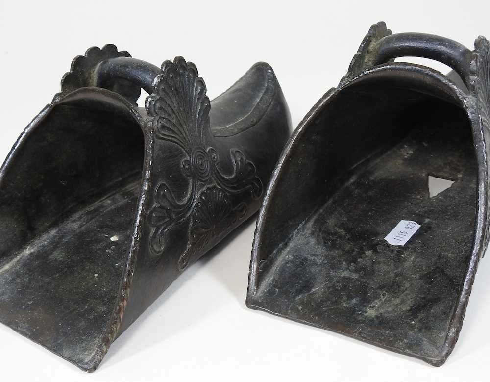 A pair of stirrups - Image 4 of 9