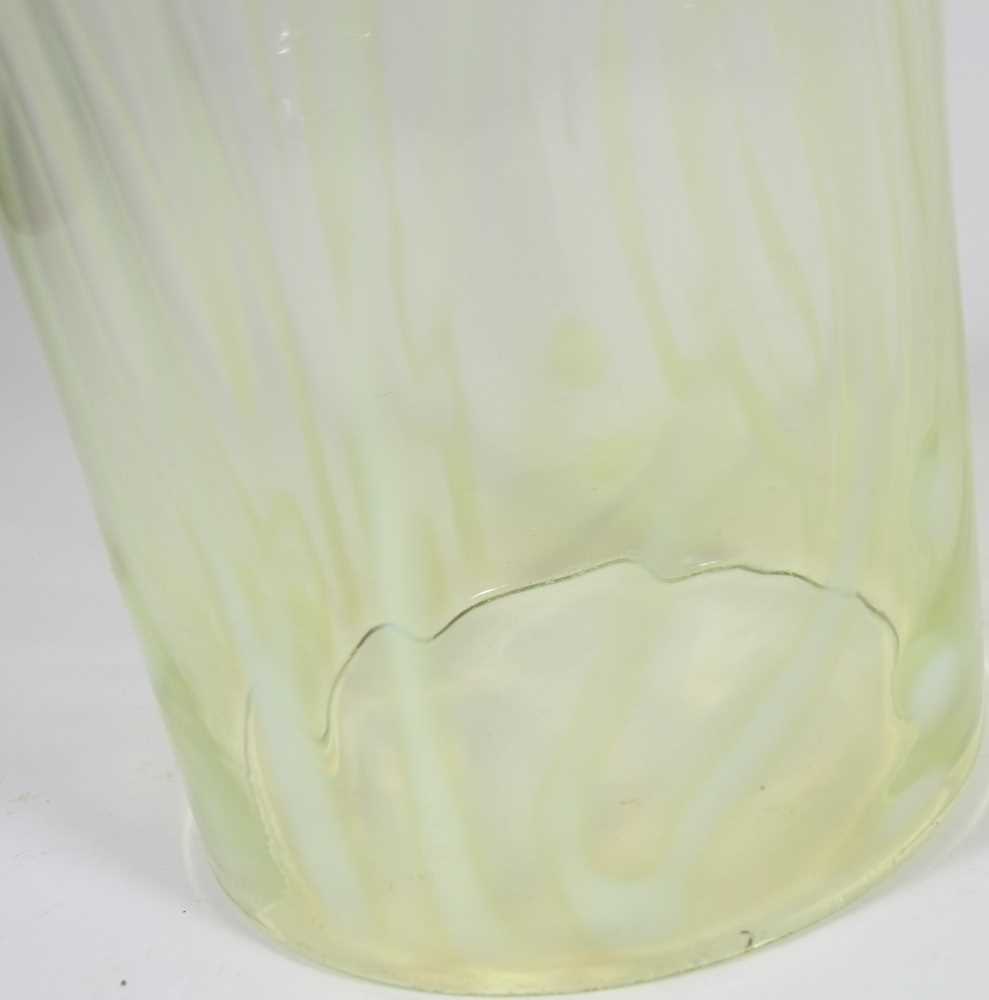 A vaseline glass oil lamp shade - Image 4 of 7