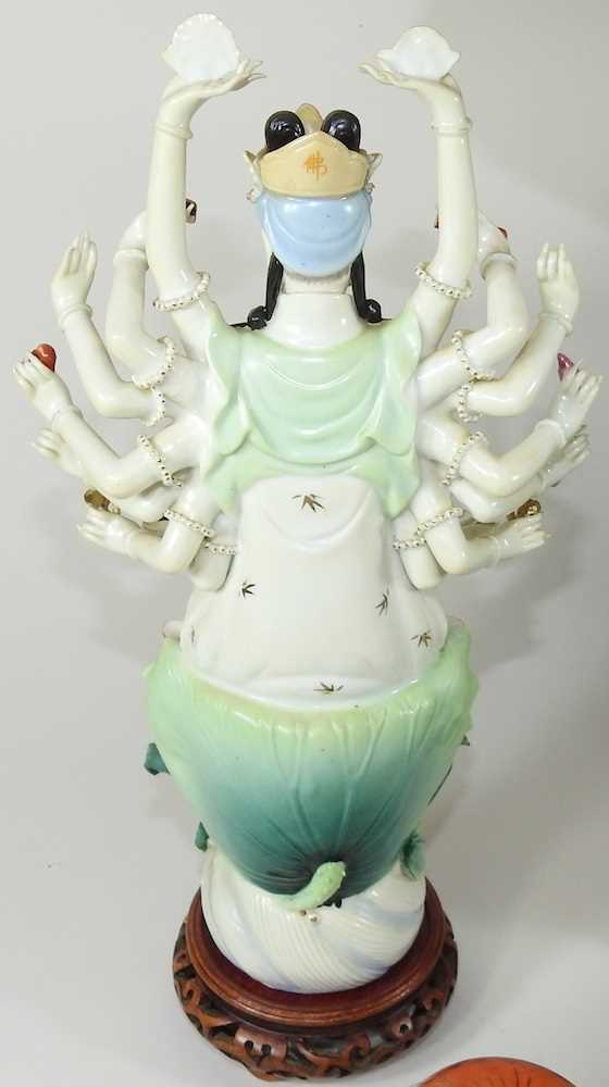 A collection of oriental china, - Image 6 of 6