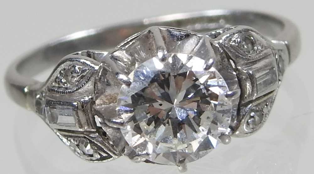 A platinum set diamond ring - Image 5 of 6