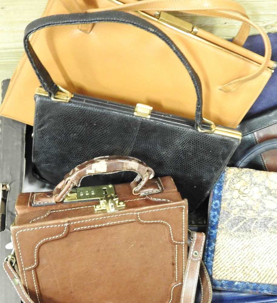 A collection of vintage bags - Image 2 of 6