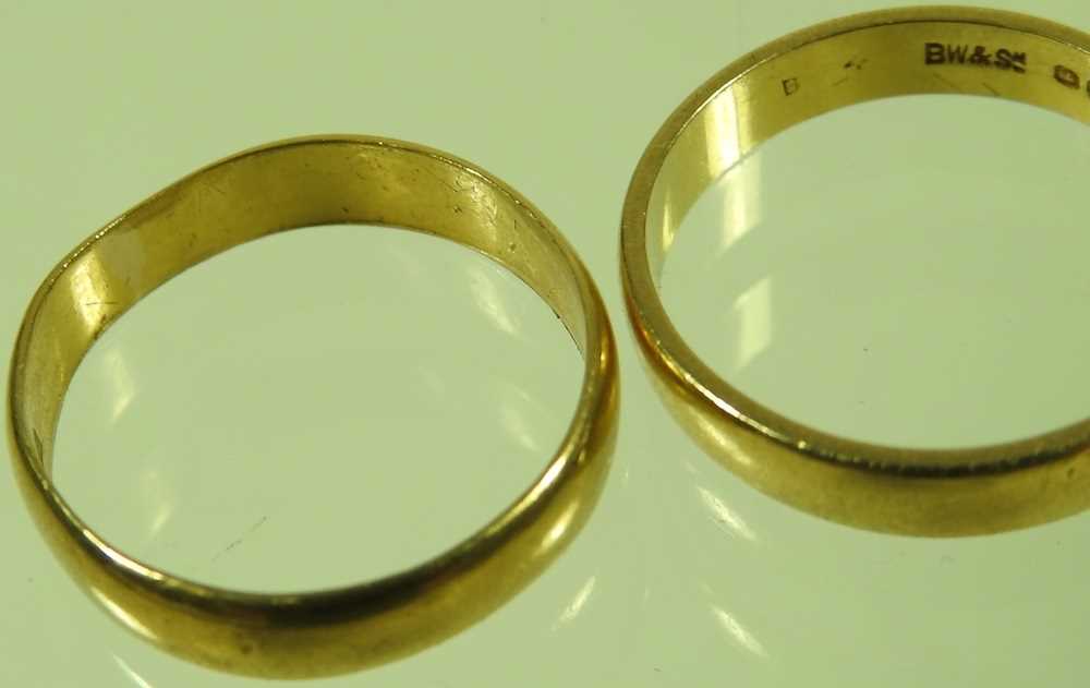 Two gold wedding bands - Image 3 of 3