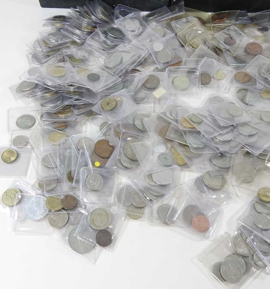 A collection of coins - Image 3 of 3