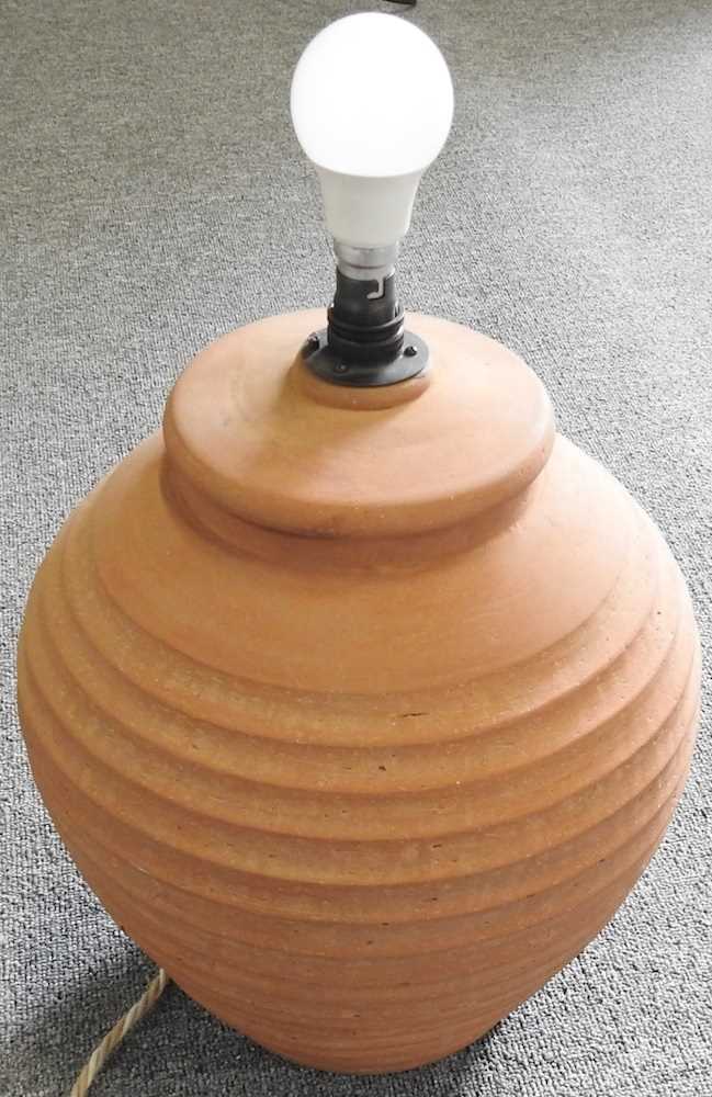 A terracotta table lamp - Bild 2 aus 4