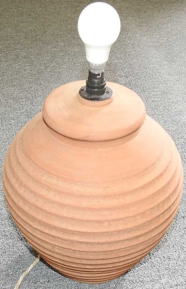 A terracotta table lamp - Bild 3 aus 4