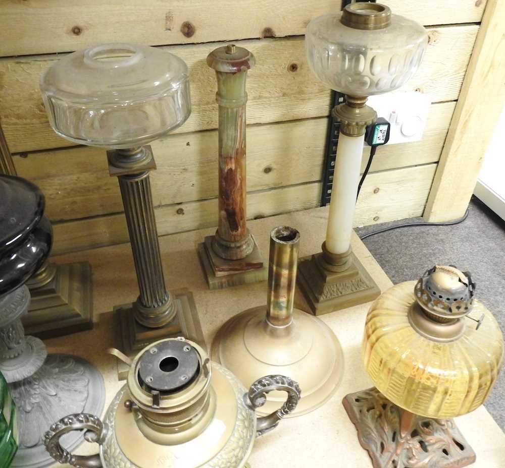 A collection of oil lamps - Bild 3 aus 3