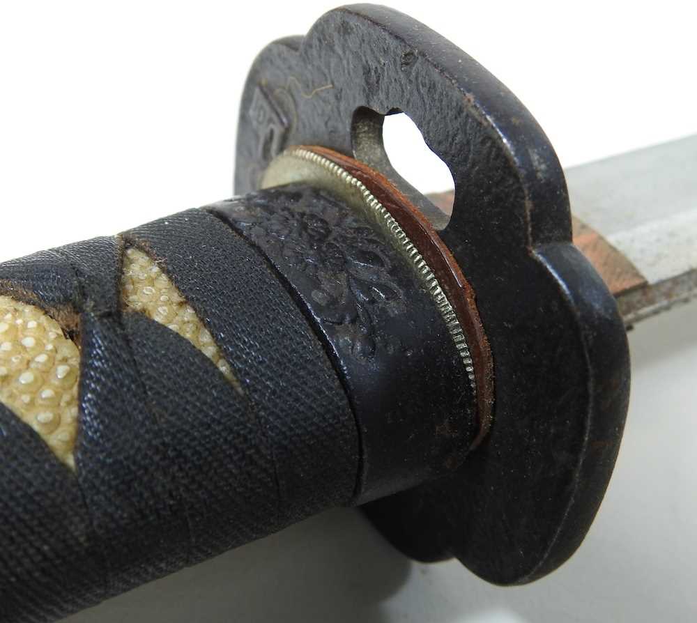 A Japanese short sword - Image 6 of 9