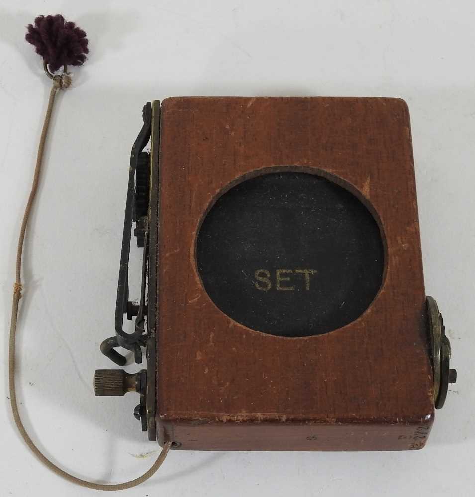 A stereoscopic viewer - Image 8 of 9