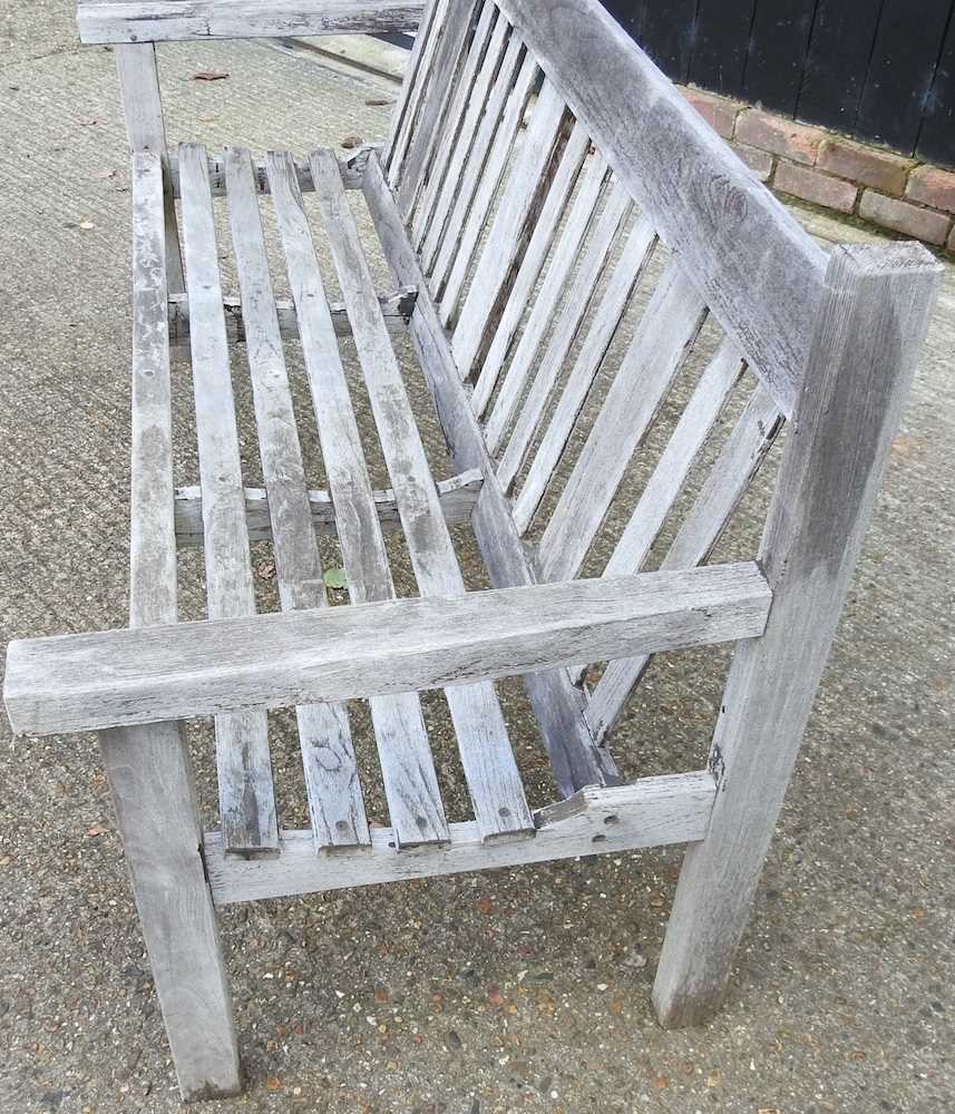 A garden bench - Image 2 of 5